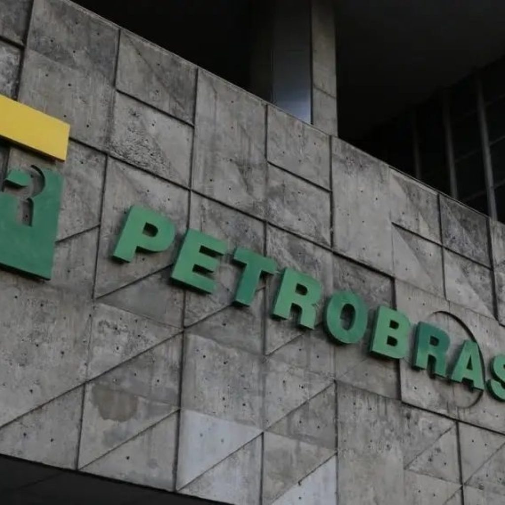 Petrobras (PETR4): PT quer cargos em comando