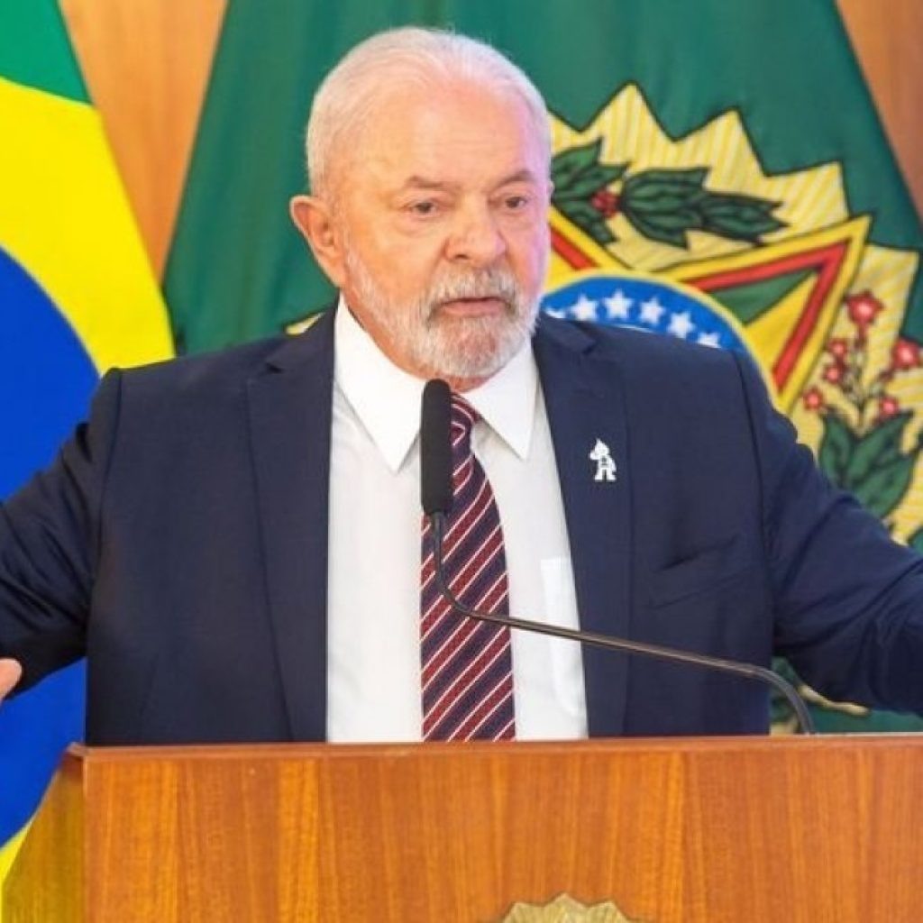 Lula diz que novo PAC terá investimentos da Petrobras (PETR4)