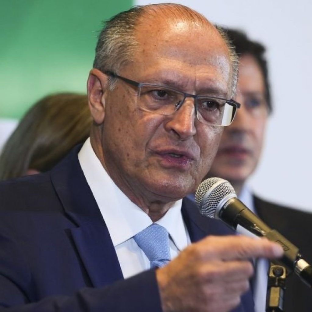 Alckmin diz que taxa de juros atual não é razoável