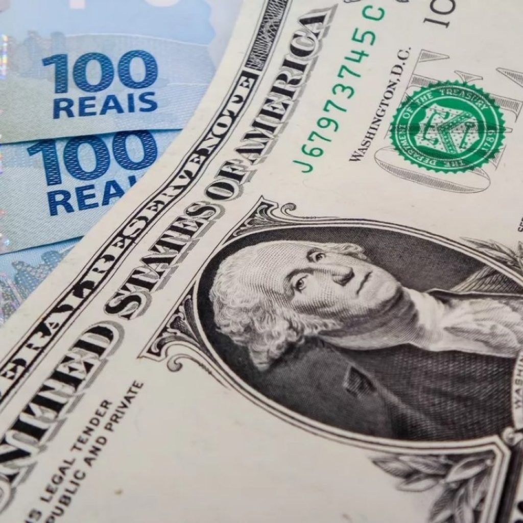 Dólar: fatores internos e externos ajudam a explicar queda