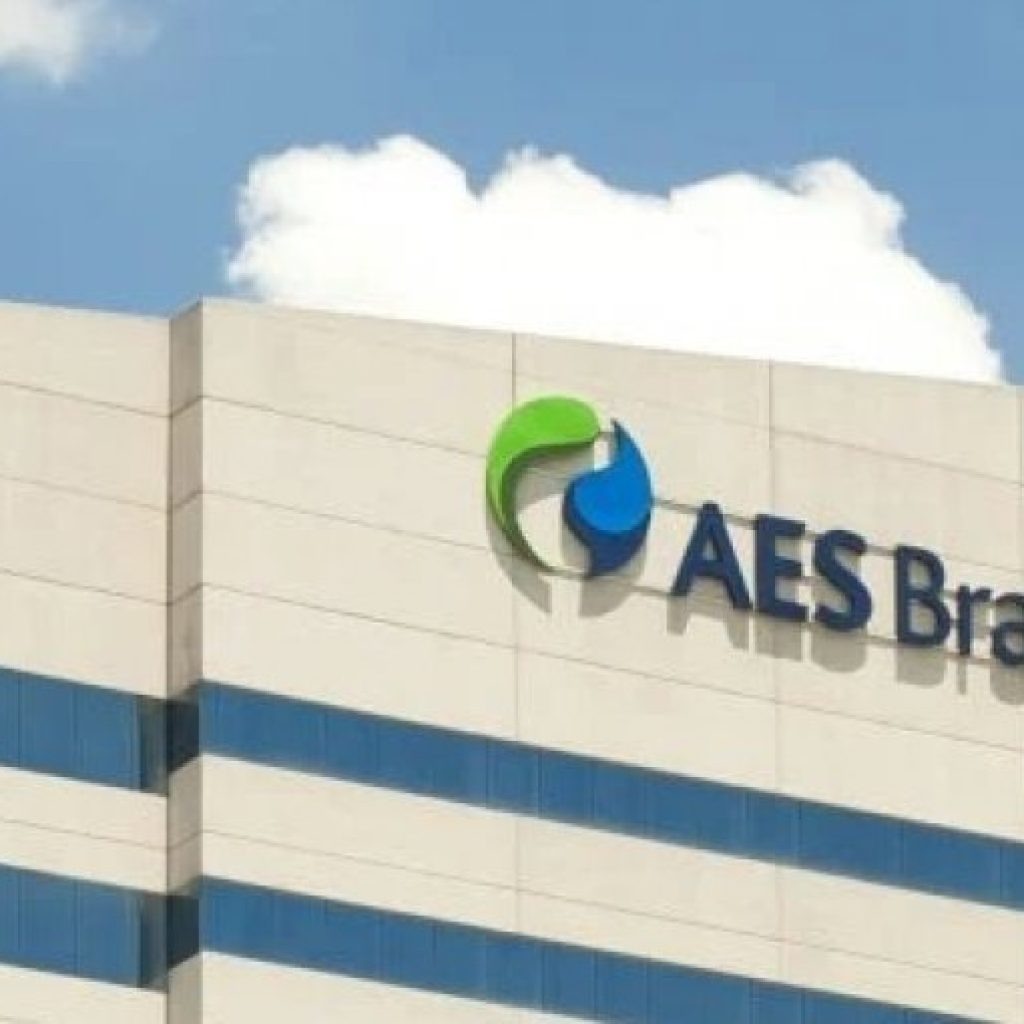 AES Brasil (AESB3): Santander corta recomendação