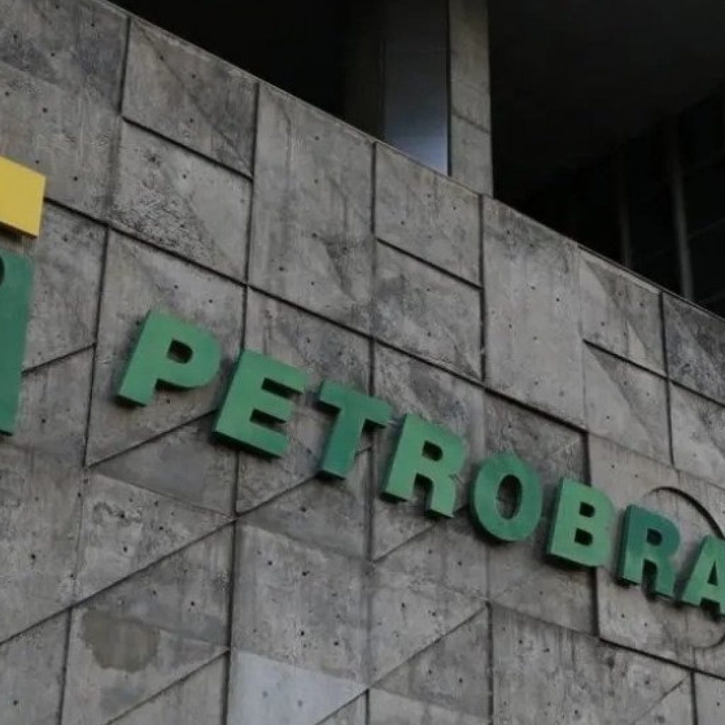 Petrobras (PETR4): redução de dividendos é ponto-chave para ações