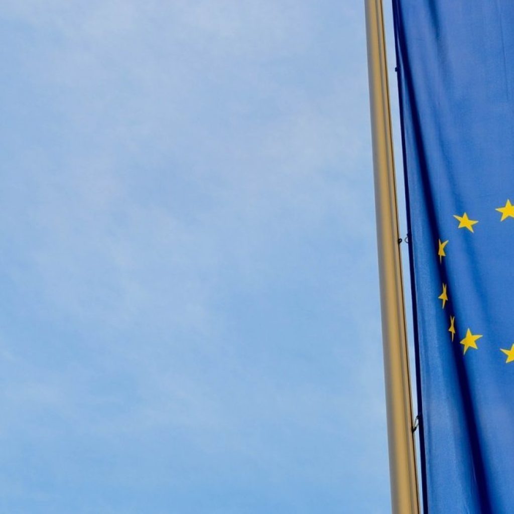União Europeia discutirá teto de preço do gás e crédito de emergência