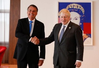 Ucrânia: Bolsonaro e Boris Johnson concordam em pedir ''cessar-fogo''