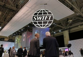 Chipre aceita desconectar Rússia do sistema Swift