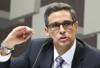 Campos Neto nega que queda da Selic teria efeito imediato no crédito