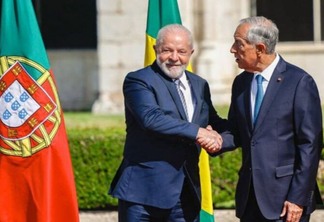 Lula é recebido com honras militares por presidente de Portugal
