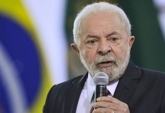 Lula critica BC e diz que atual taxa de juros atrapalha o Brasil