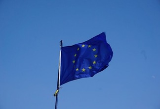 UE: Juízes contestam aprovação de ajuda financeira à Polônia