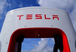 Tesla (TSLA34) registra queda de vendas no 2T22 em meio a cenário de recessão