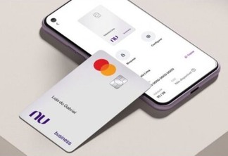 Nubank (NUBR33) lança cartão de crédito prateado para contas PJ