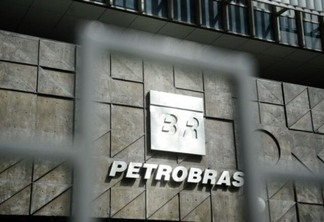 Petrobras (PETR3;PETR4) acumula perda de R$ 99 milhões em valor de mercado desde troca na presidência