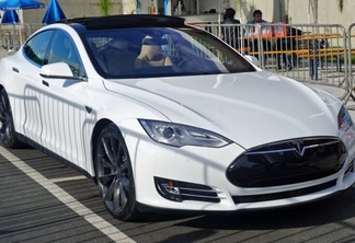 Tesla (TSLA34) aumenta preços de carros elétricos por conta de custos crescentes