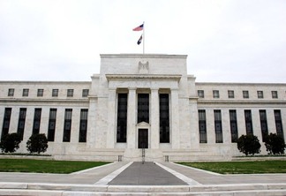 Dirigente do Fed afirma que risco de recessão nos EUA aumentou