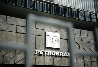 Petrobras (PETR4) pode levar cerca de um mês para trocar presidente