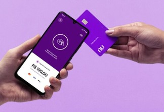 Nubank (NUBR33) lança "maquininha" para pagamentos de cartão pelo celular