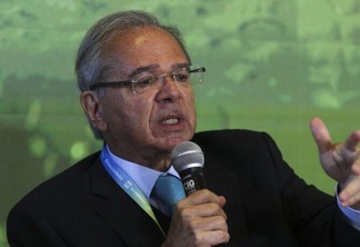 Paulo Guedes diz que talvez Brasil precise de "dois Bolsonaros"