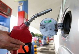 Gasolina sobe pela 2ª semana seguida e atinge novo recorde; veja preço