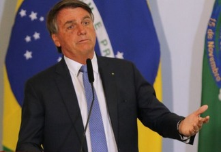Bolsonaro concede indulto a Daniel Silveira