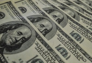 Dólar abre em baixa com nova fase de guerra entre Rússia e Ucrânia