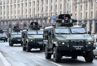 Rússia ataca base militar na fronteira com Polônia