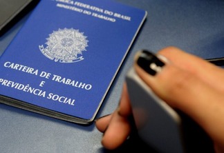 Brasil cria 155 mil vagas com carteira assinada em janeiro