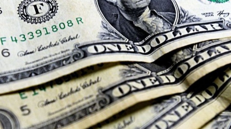 Dólar: queda na Selic pode não impactar na moeda; entenda