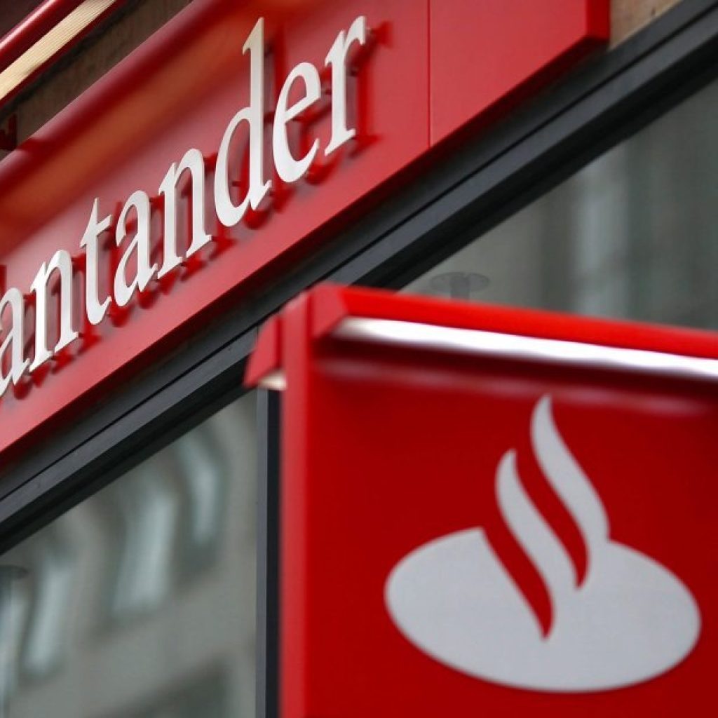 Santander lucra R$ 4