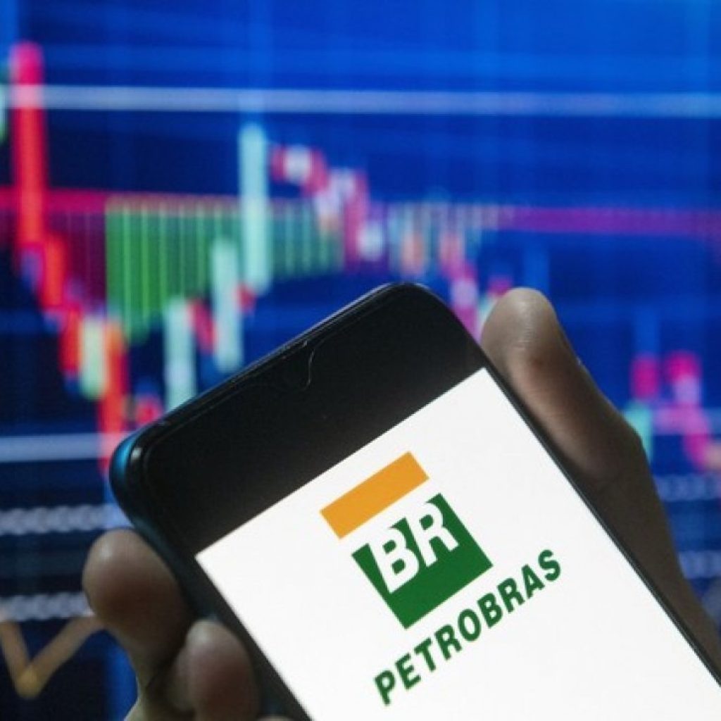 Ações da Petrobras sobem 4
