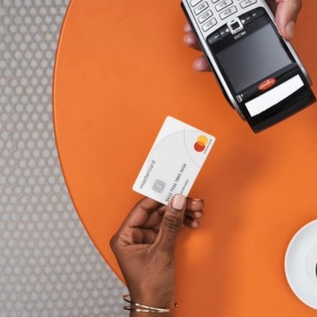 Mastercard deixará de emitir cartões com tarja magnética até 2029