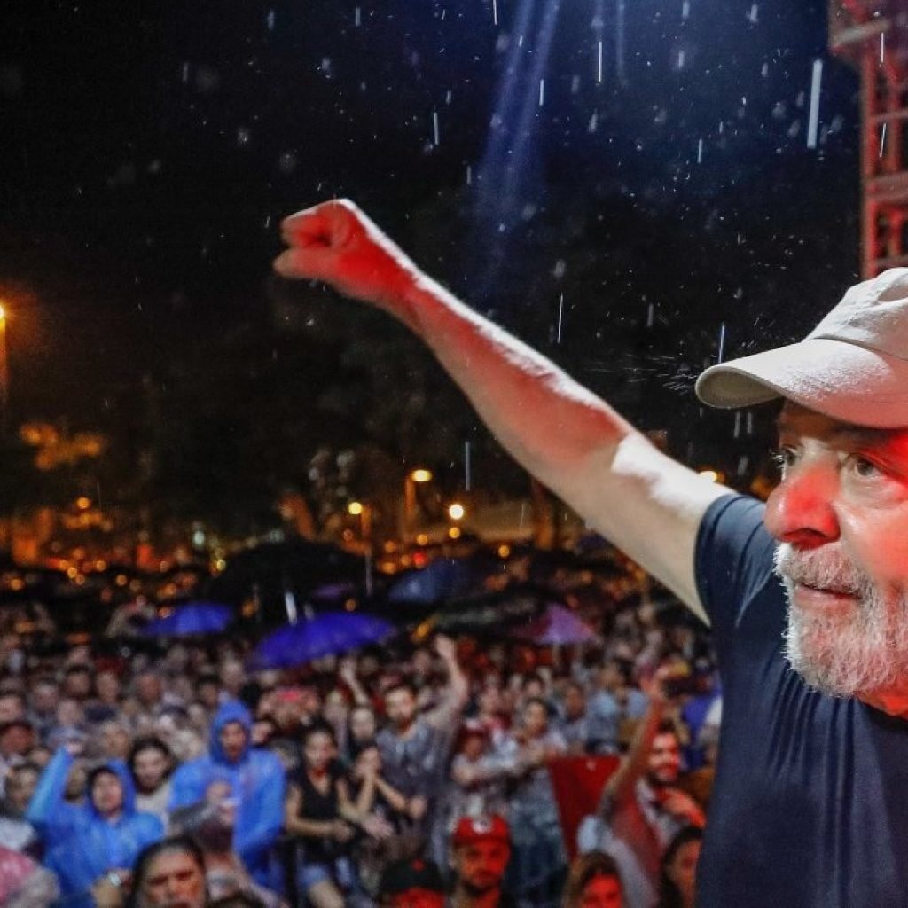 Lula registra candidatura e declara patrimônio de R$ 7