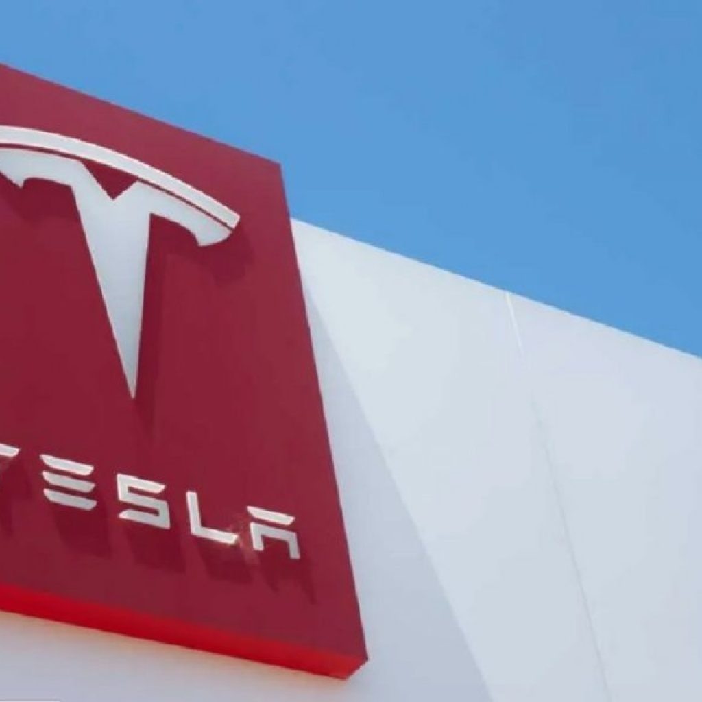 Tesla (TSLA34) registra lucro líquido de US$ 2