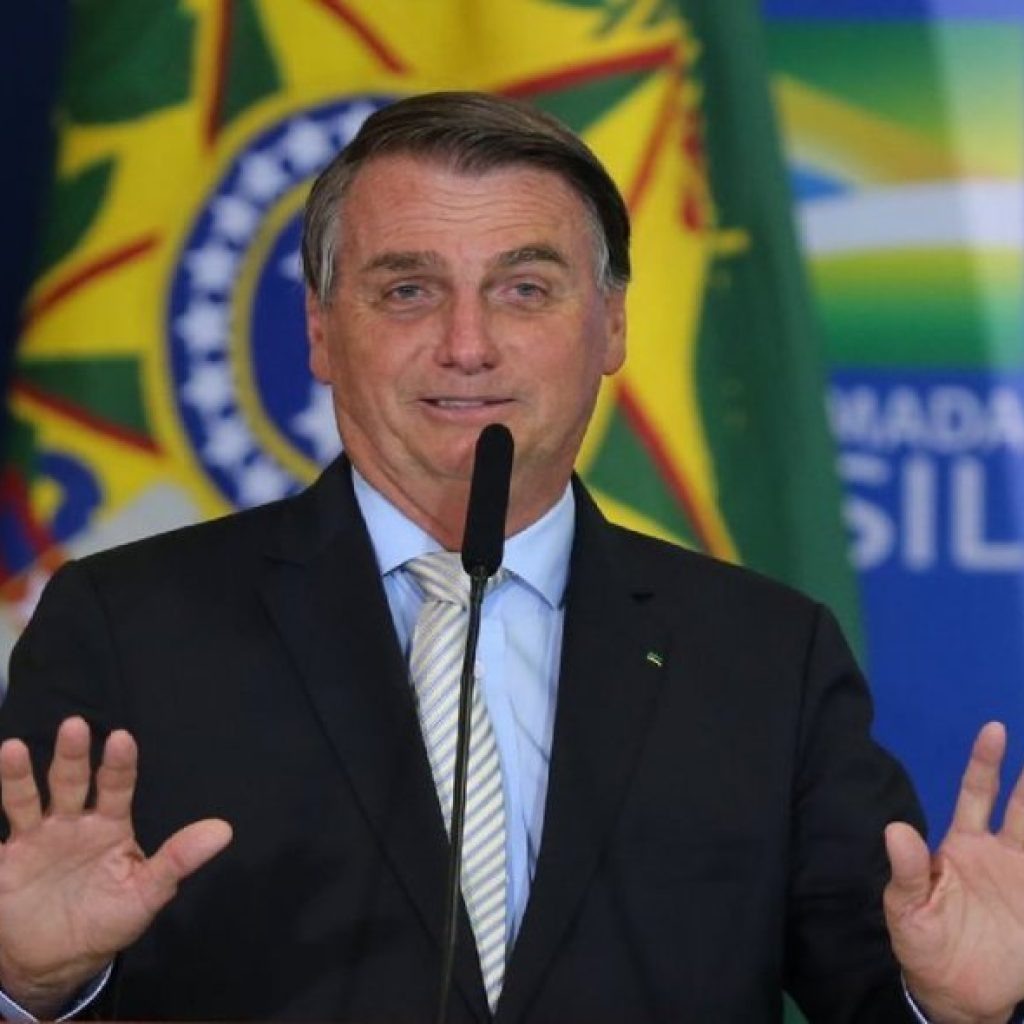 Bolsonaro afirma que Petrobras (PETR4) reduzirá margem de lucro "sem interferência do governo"