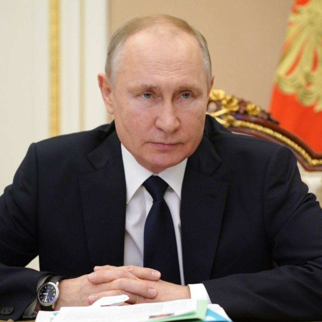 Putin proíbe uso de criptomoedas para pagamentos