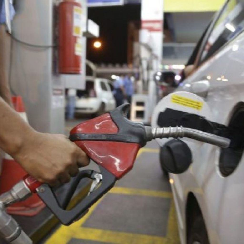 Redução no preço da gasolina com corte do ICMS é “cobertor curto”