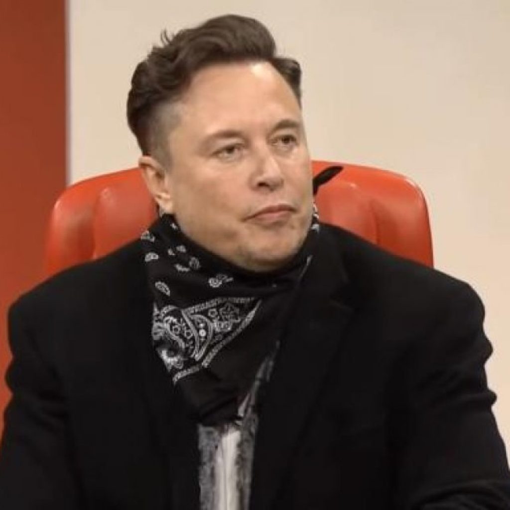 Elon Musk anuncia demissão de 10% dos funcionários da Tesla (TSLA34) nos próximos três meses