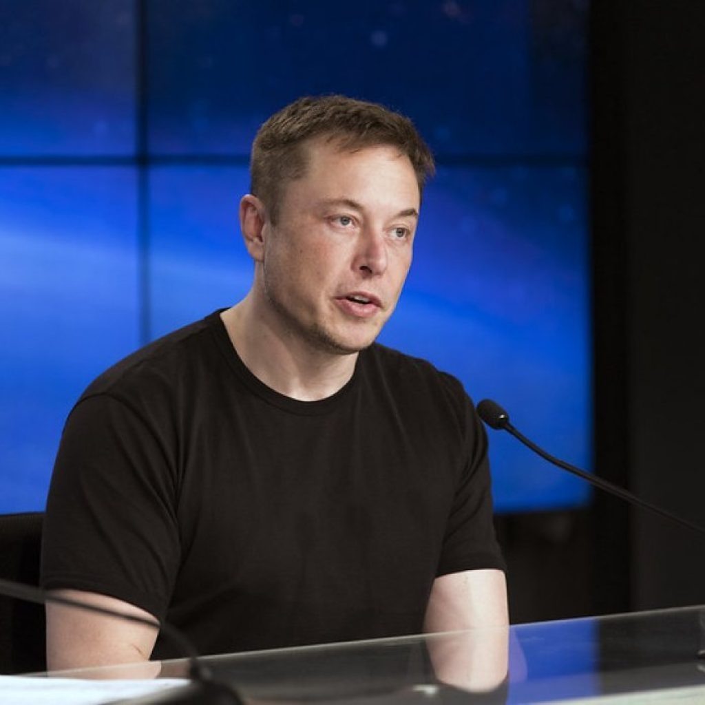 Elon Musk alerta funcionários da Tesla (TSLA34) para “trimestre bastante difícil”