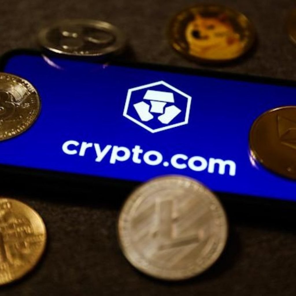 Crypto.com demite 260 funcionários em meio à crise de criptomoedas