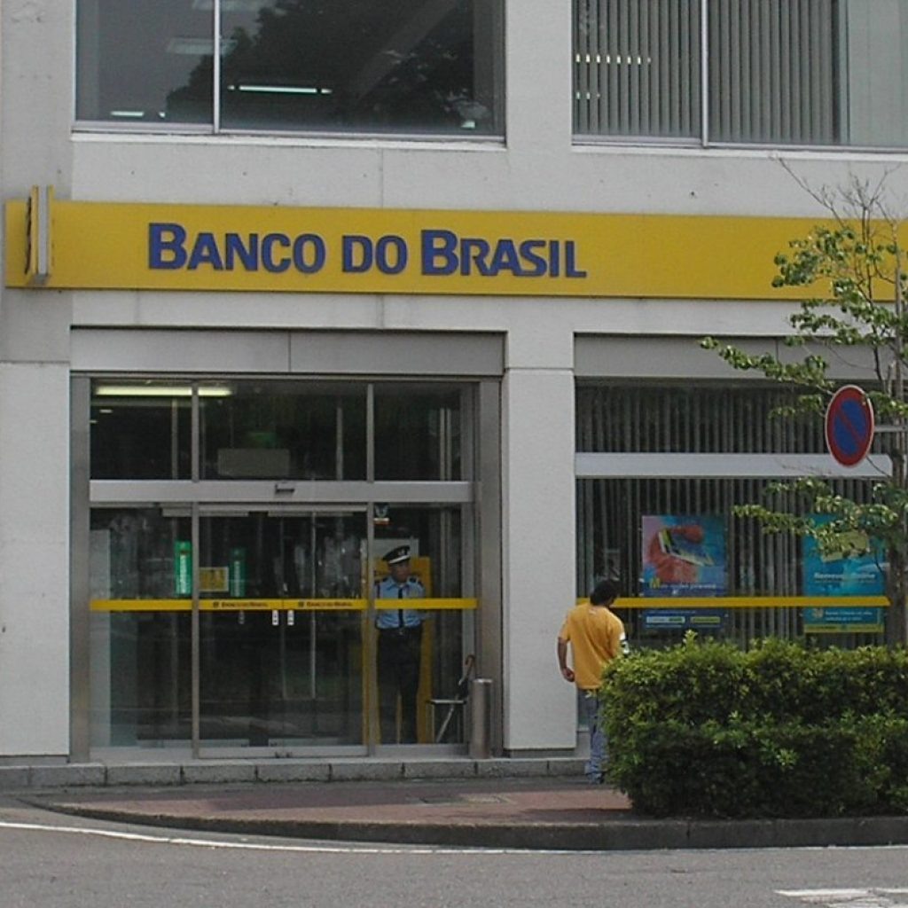 Banco do Brasil (BBAS3) desiste de venda de BB Americas; ações despencam