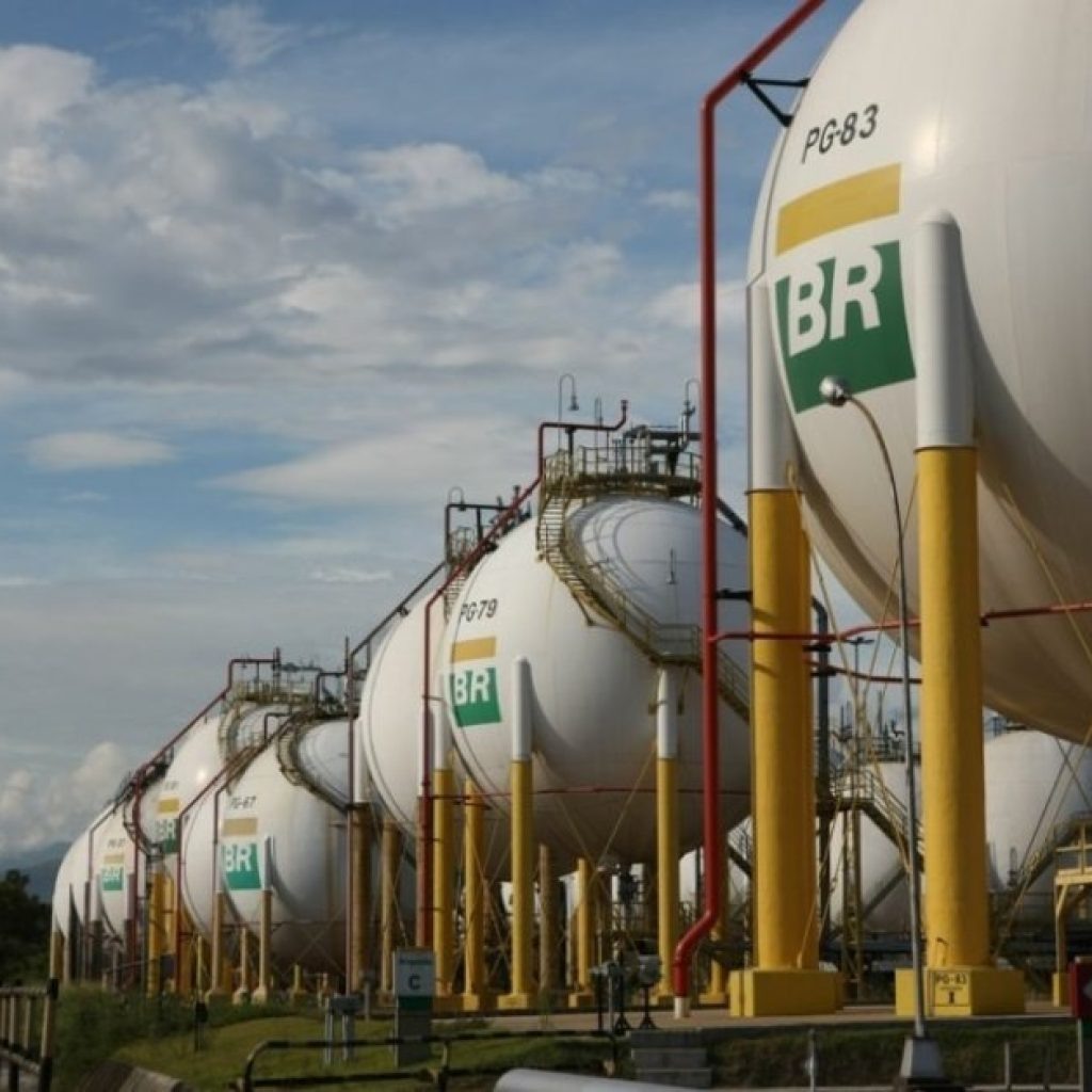 Petrobras manterá política de preços