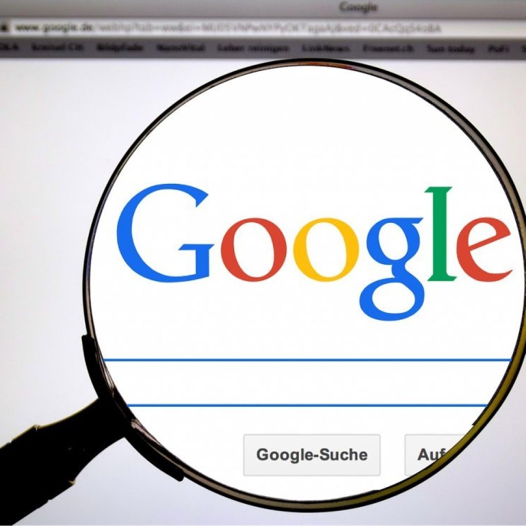 Google (GOOG) vê ações chegarem ao patamar de 2013; vale a pena investir agora?