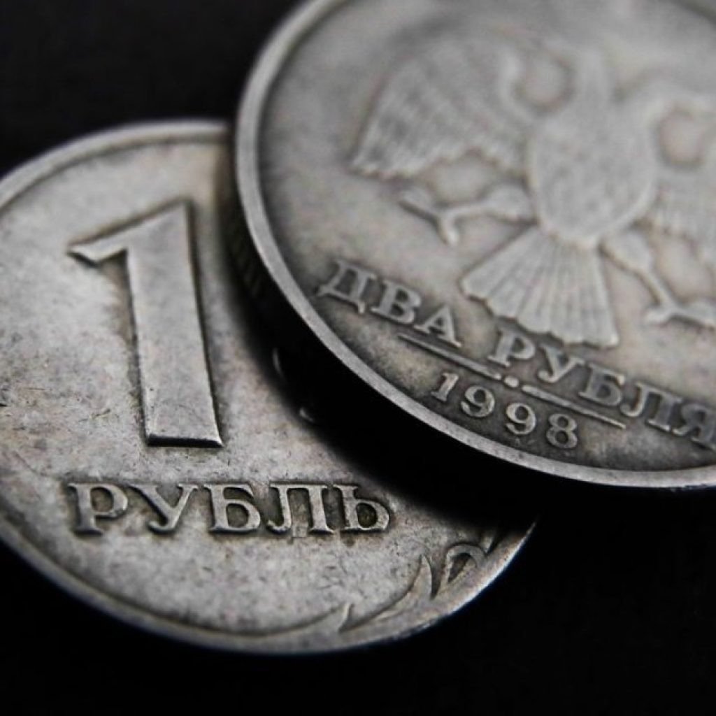 Rublo segue se valorizando em meio a guerra e sanções econômicas contra Rússia