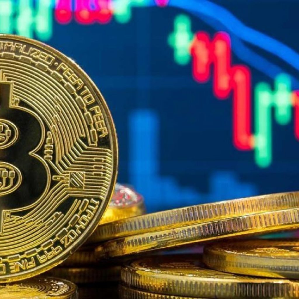 Bitcoin fecha semana em baixa aos US$ 43 mil