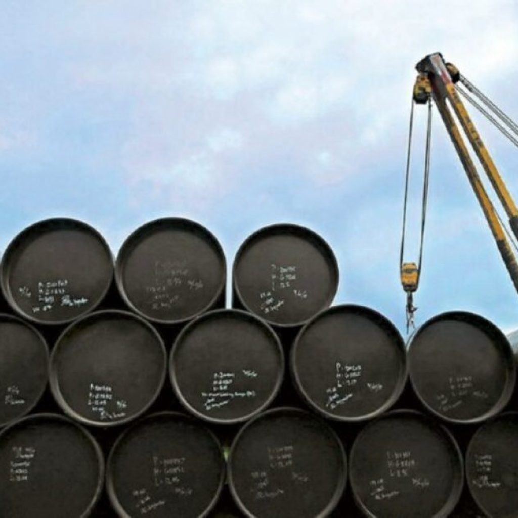 Opep+ aumenta ritmo mensal da produção de petróleo