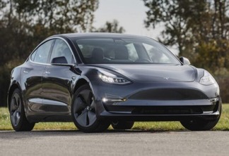 Tesla anuncia saída de diretor financeiro
