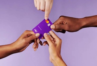 Nubank (NUBR33) lança cartão de crédito virtual que some após 24h
