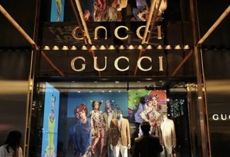 Dona da Gucci compra 30% da Valentino por 1