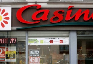 Casino fecha acordo preliminar com consórcio; ação cai mais de 7%