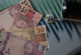 Poupança tem retirada líquida de R$ 6