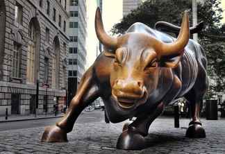 Terceiro homem mais rico perde US$ 110 bi e afeta Wall Street